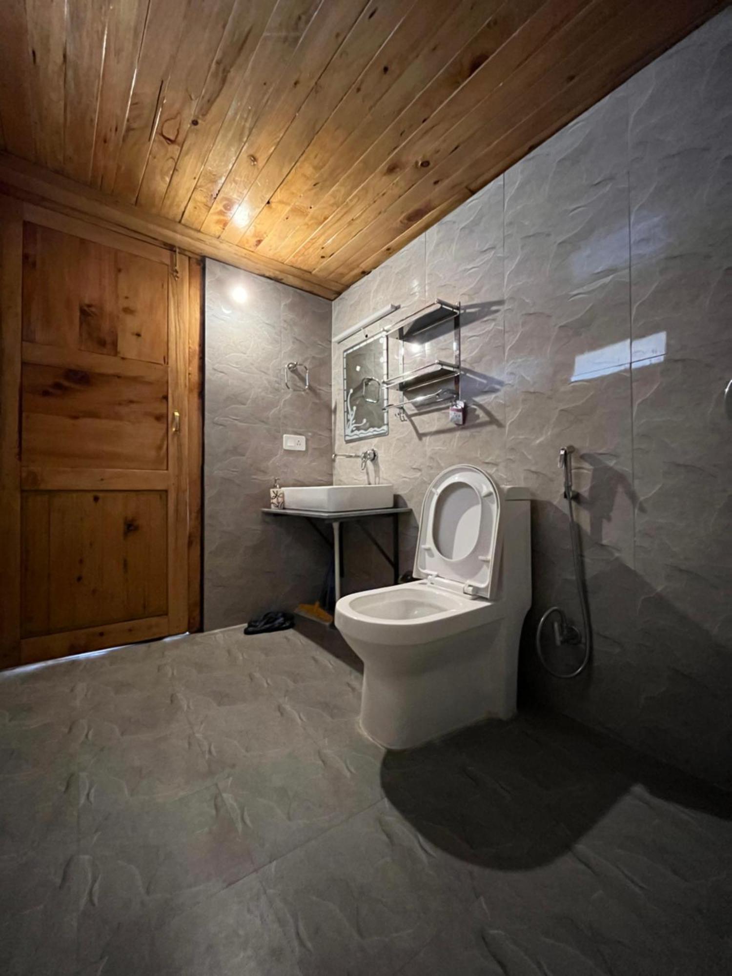Odin Hostel Shoja Exteriér fotografie